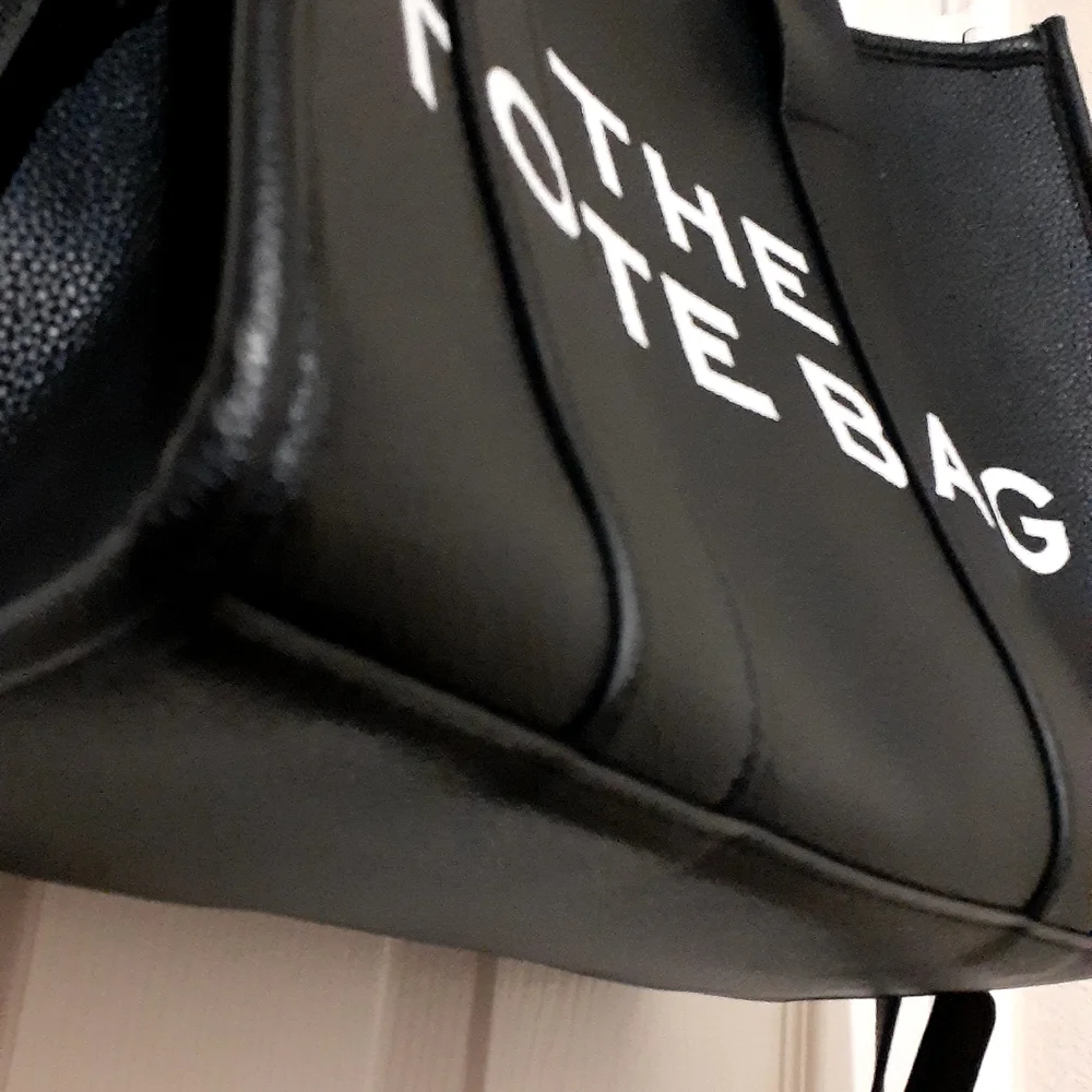 Black Tote Bag - No Name Brand - Picture 9 of 10